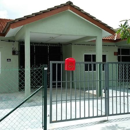 Homestay Mimie Gemas Luaran gambar